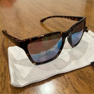 *NIB* - SMITH Shoutout Unisex sunglasses with ChromaPop polarized glass lenses
